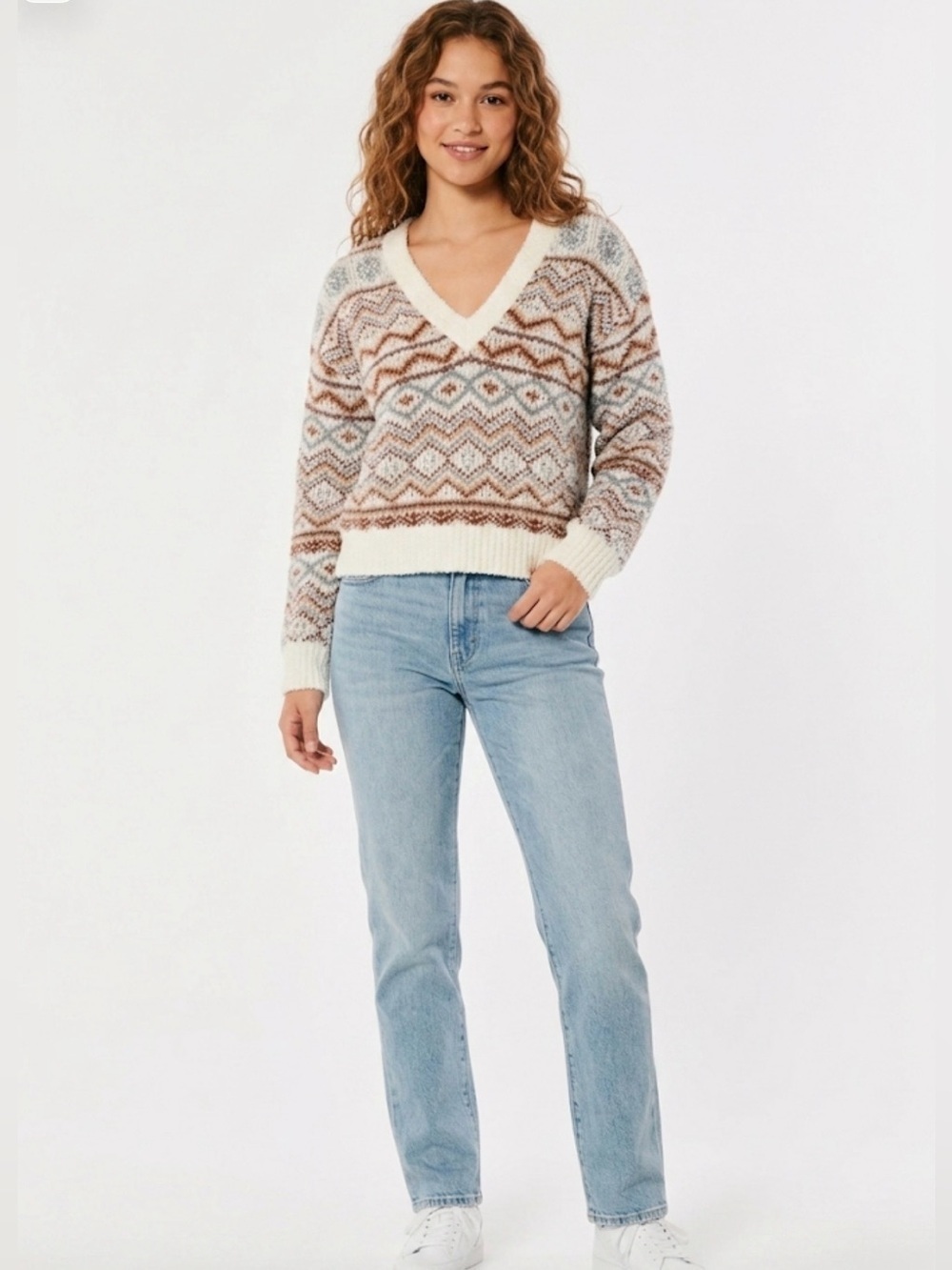 Warm & Cozy V-Neck Patterned Sweater – Boho-Chic Multicolored Knit – Size Medium